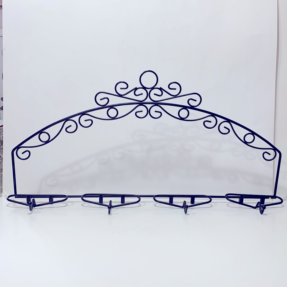 BLACK METAL WALL DECOR HANGER